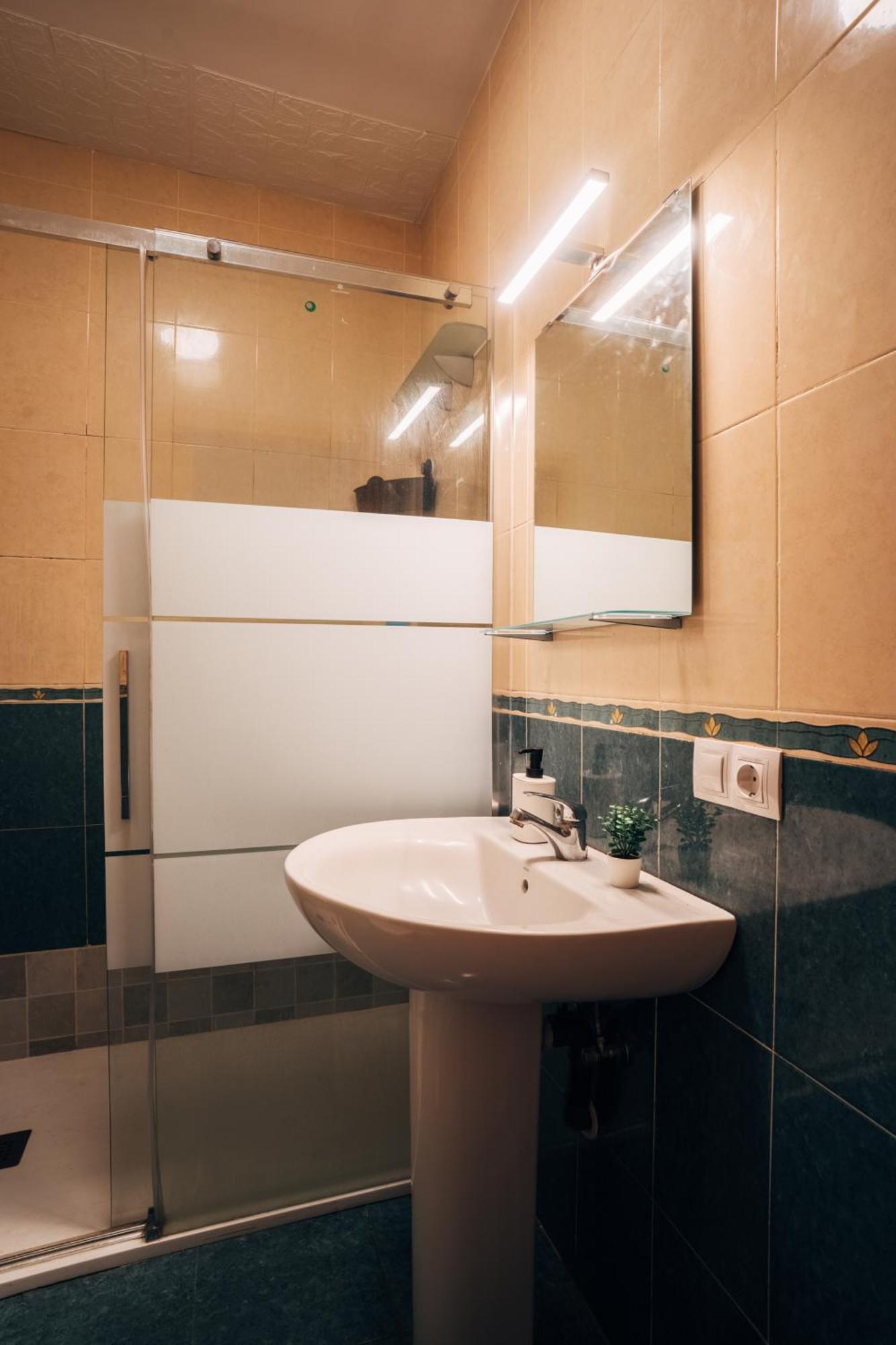 알메리아 Atp San Cristobal A 5 Minutos De Puerta Purchena - Alcazaba - Catedral - Wifi Gratis! 빌라 외부 사진